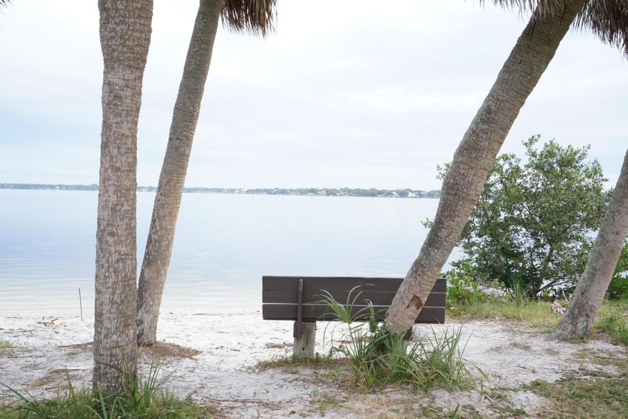 Mar Bay Exclusive Suites Safety Harbor Exterior photo